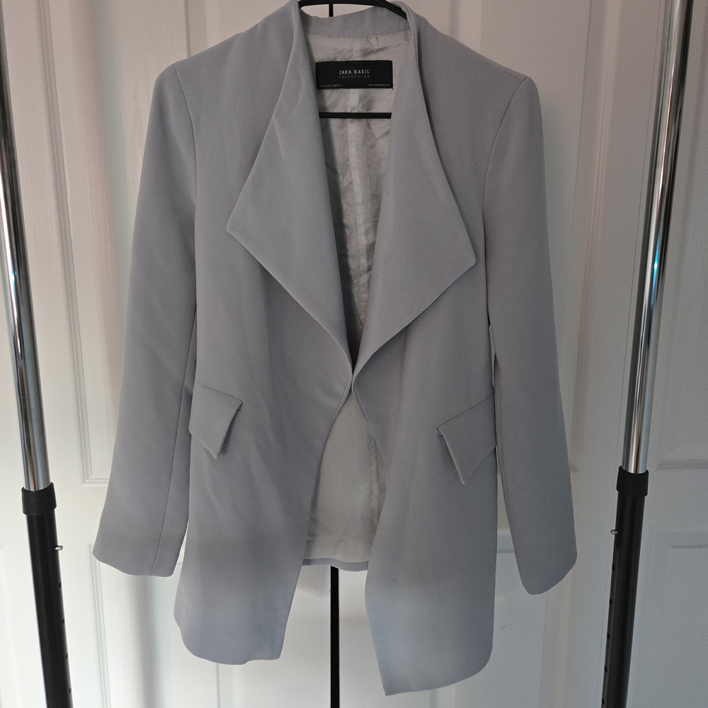 ZARA WOMAN Light Gray Blazer – Tailored & Chic